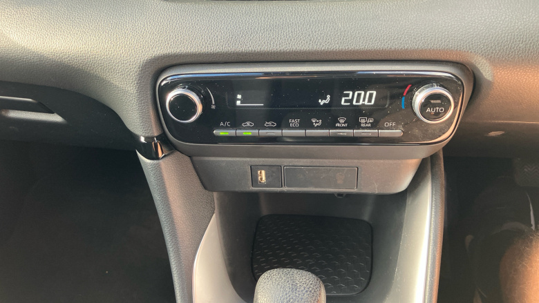 Toyota Yaris 1.5 Hybrid Icon 5dr CVT Hybrid Hatchback